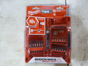 lot 42 image: Milwaukee 25 Piece Impact Driver Bit Set