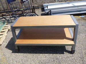 lot 102 image: Bench Table