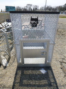 lot 106 image: Dog Kennel