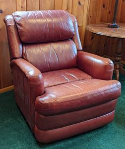 Leather Recliner by Motioncraft