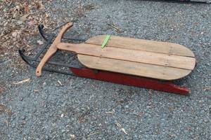 lot 652 image: Vintage S.D. Jackson Co Bob ORourke Snow Sled
