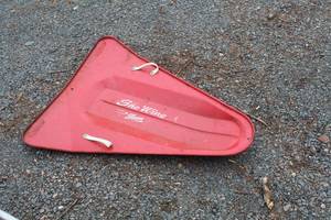 lot 654 image: Vintage Blazon Sno Wing Metal Snow Saucer