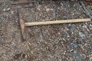 lot 661 image: Vintage Spike Hammer