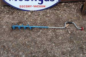 lot 665 image: Ardisam Eskimo 6 Hand Ice Drill