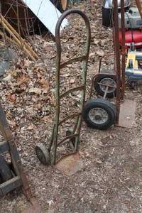 lot 667 image: Gas Tank Dolly