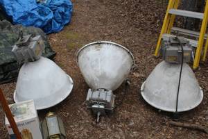 lot 676 image: Lot of (3) Hubbell Industrial High Pressure Sodium Lights