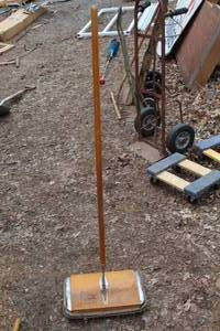 lot 678 image: Vintage Streamliner Carpet Sweeper
