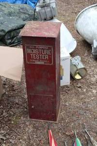 lot 679 image: Vintage Peirson-Moore 1021 Metal All-Purpose Moisture Tester