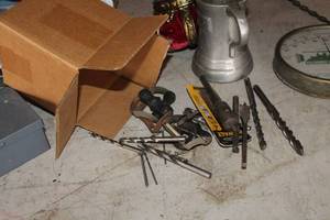 lot 810 image: Assorted Drill Bits