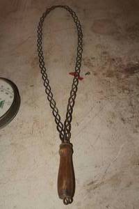 lot 816 image: Vintage Rug Beater