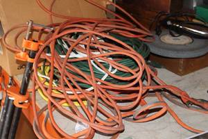 lot 824 image: Lot of (4) Extension Cords
