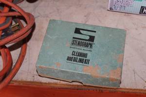 lot 823 image: Vintage Stenograph CleaningOiling Kit