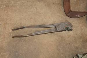 lot 842 image: Crimping Tool