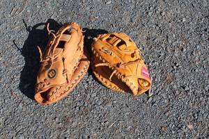 lot 942 image: Lot of (2) Softball Gloves