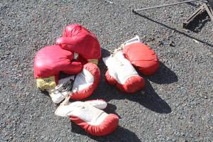 lot 946 image: Lot of (3 Pair) Boxing Gloves
