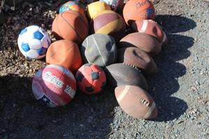 lot 949 image: Lot of (15) Sports Balls - Footballs, Soccer Balls, Basketballs
