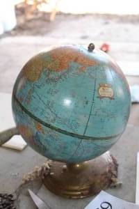 lot 963 image: Tabletop Globe