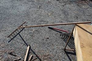 lot 664 image: 27 Hay Rake