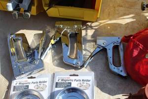 lot 894 image: Lot of (3) Hand Staplers