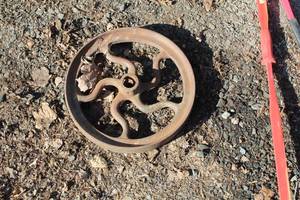 lot 922 image: Farm Implement Wheel