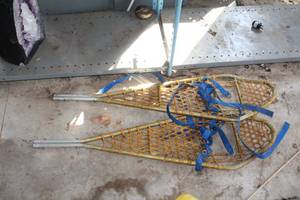 lot 940 image: Lot of (1 Pair) Adult Snow Shoes