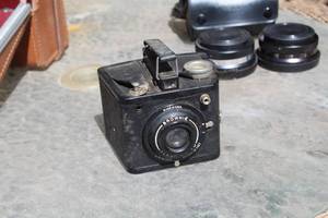 lot 966 image: Vintage Brownie Camera