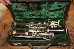 lot 710 image: Vintage Clarinet, Case