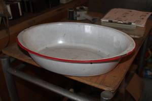 lot 714 image: Wash Pan