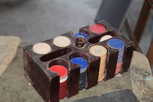 lot 726 image: Poker Chip Set, Poker Chip Holder