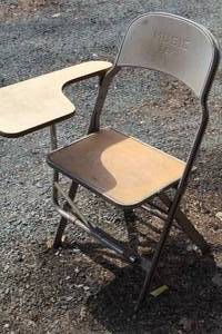 lot 984 image: Vintage Collapsible Student Chair