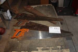 lot 733 image: Lot of (4) 26 Hand Wood Saws