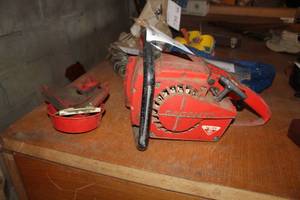 lot 747 image: Homelite XL-98 Gas Multi-Purpose Saw