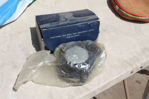 lot 994 image: Vintage Mine Safety Self Rescuer (in original box)