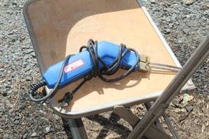 lot 995 image: Wind-lock Electric Hot Knife