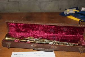 lot 757 image: Vintage Clarinet, Case