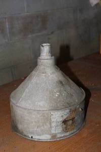 lot 777 image: 10 Steel Funnel