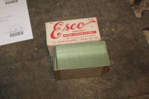 lot 784 image: Esco Glass Slide Covers for 35mm