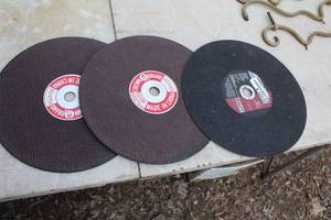 lot 795 image: Lot of (3) Chop Saw Cutting Blades