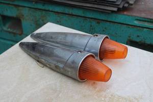 lot 793 image: Lot of (2) Signal-Stat ShockMount 1340 Plastic Lights