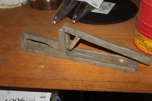 lot 1004 image: Rodmar Manufacturing Co Crab Master Crab Cleaning Tool