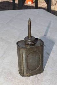 lot 1016 image: Vintage Oil Can