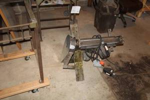 lot 607 image: Pleater, Custom Rolling Table