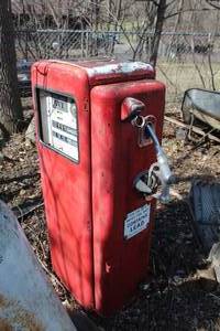 lot 616 image: Vintage Leaded Gas Pump