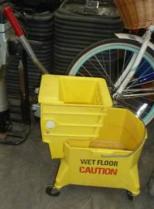 Commercial floor mop bucket