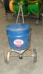 Broadcast spreader