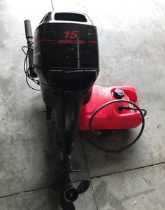 lot 4 image: 2004 Mercury 15 HP Tiller Outboard Motor