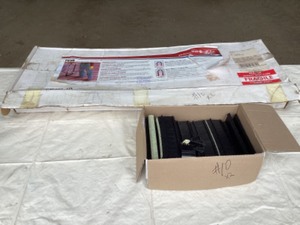 Malco Foamboard stapler with hand staples