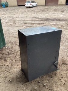 Metal tool cabinet