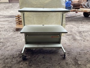 Rolling computer cart