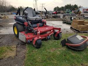 Toro 6000 Series 74960 60 Zero-Turn Rider Mower, Easy Vac System